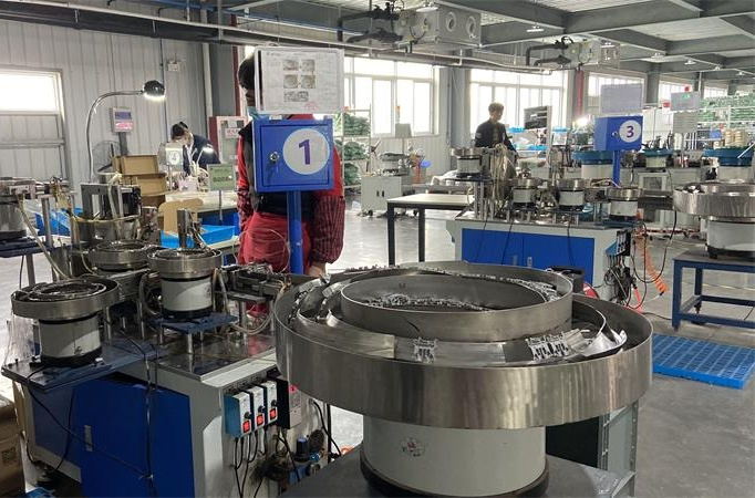 高質(zhì)量接線端子需要具備哪些條件？置恒電氣“以身作側(cè)”告訴您！